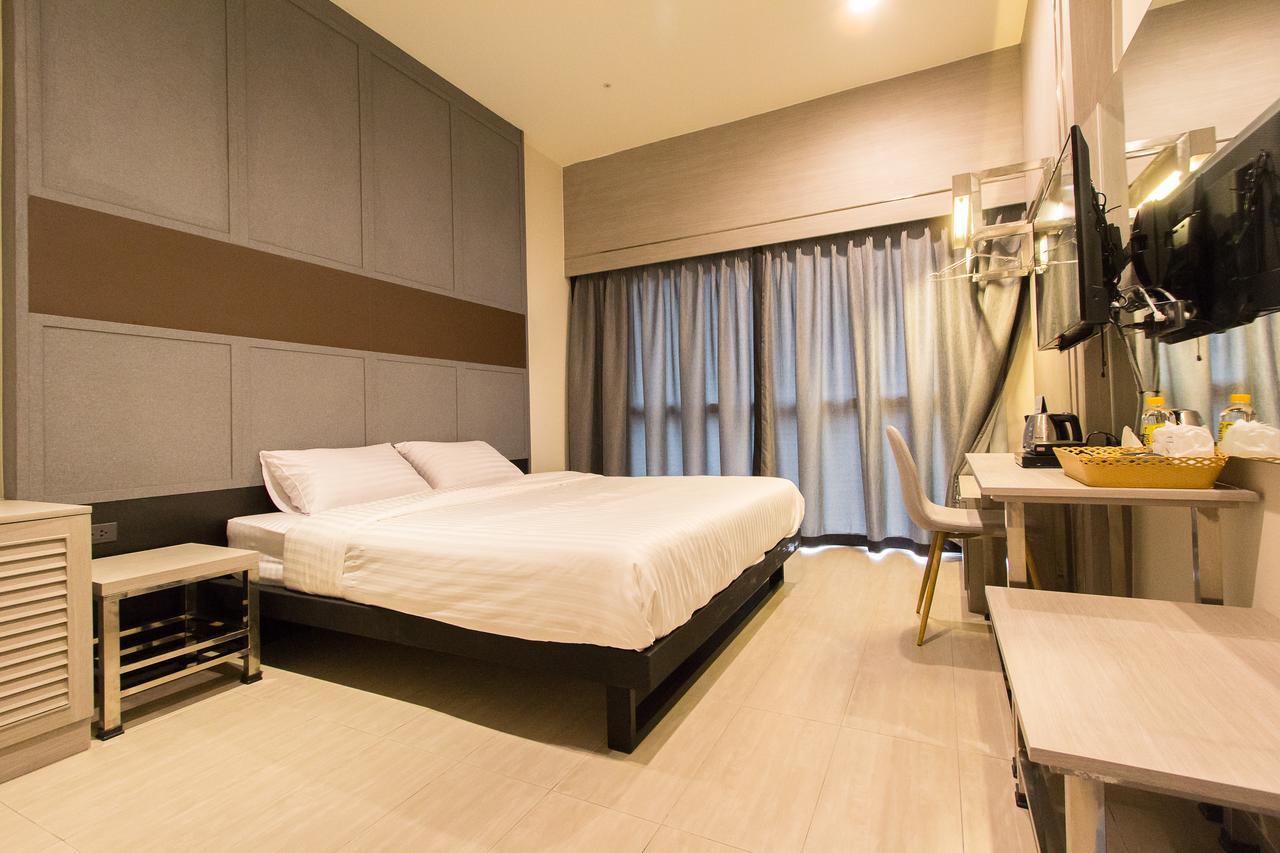 Lazy Sunday Hostel Bangkok Exteriör bild