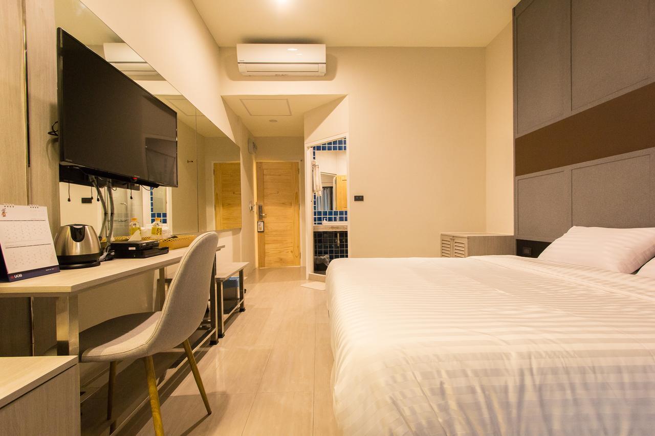 Lazy Sunday Hostel Bangkok Exteriör bild