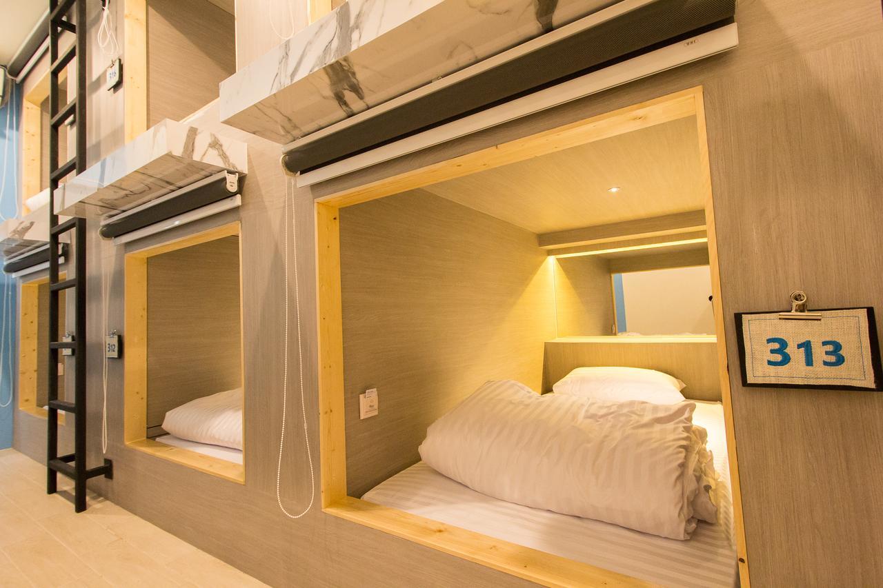 Lazy Sunday Hostel Bangkok Exteriör bild